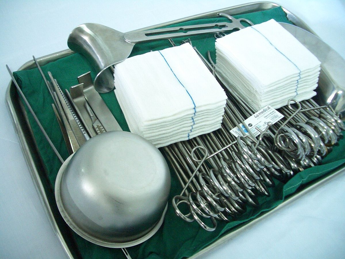 Surgical instruments laid out on a tray